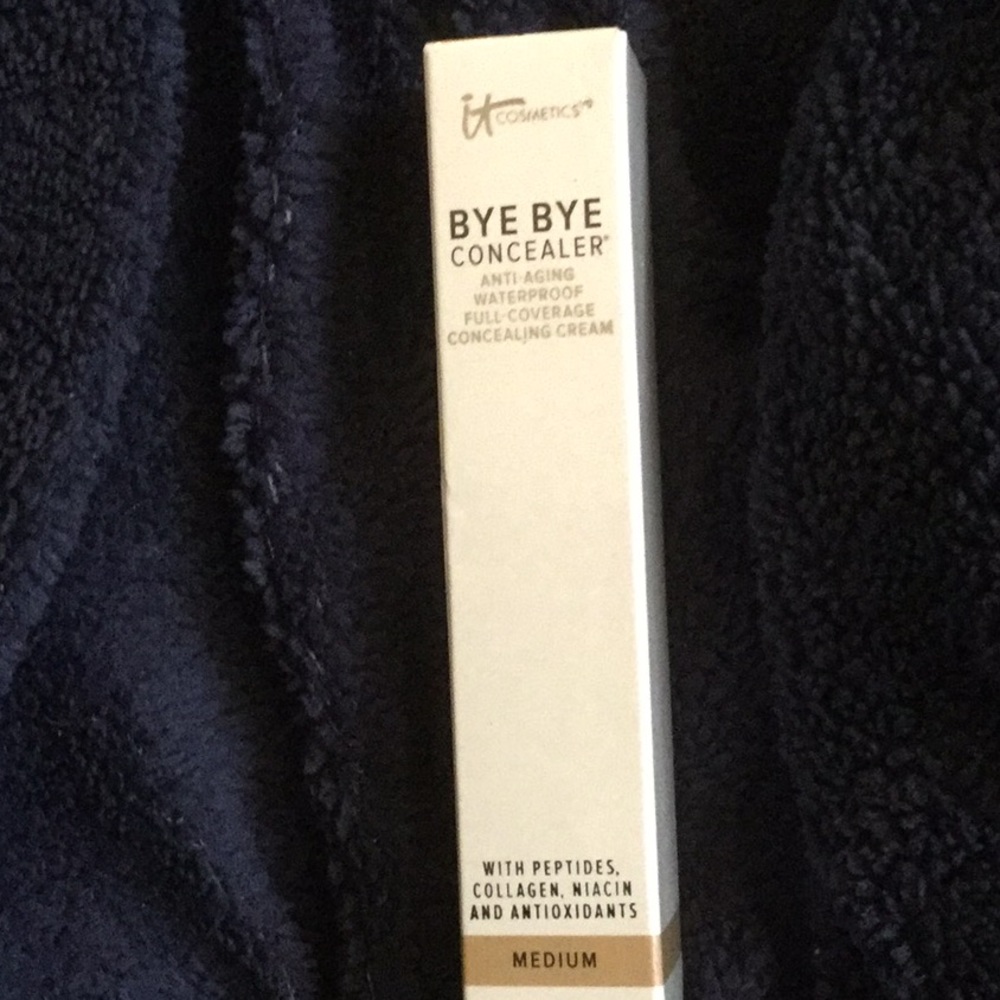 it cosmetics Bye Bye concealer